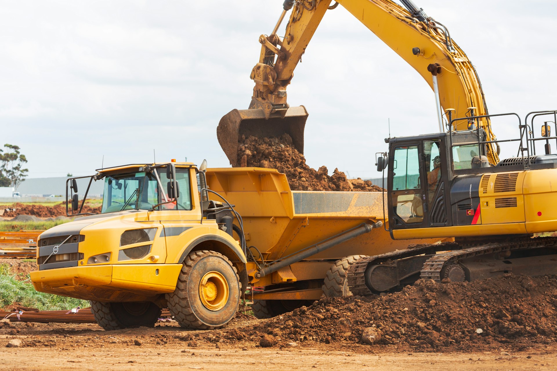 refinancement d'équipement Prêt camion, prêt benne, financement grue, crédit equipement